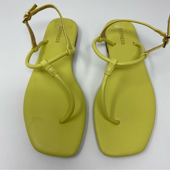 Express Simple T-Strap Sandal - Picture 1 of 5